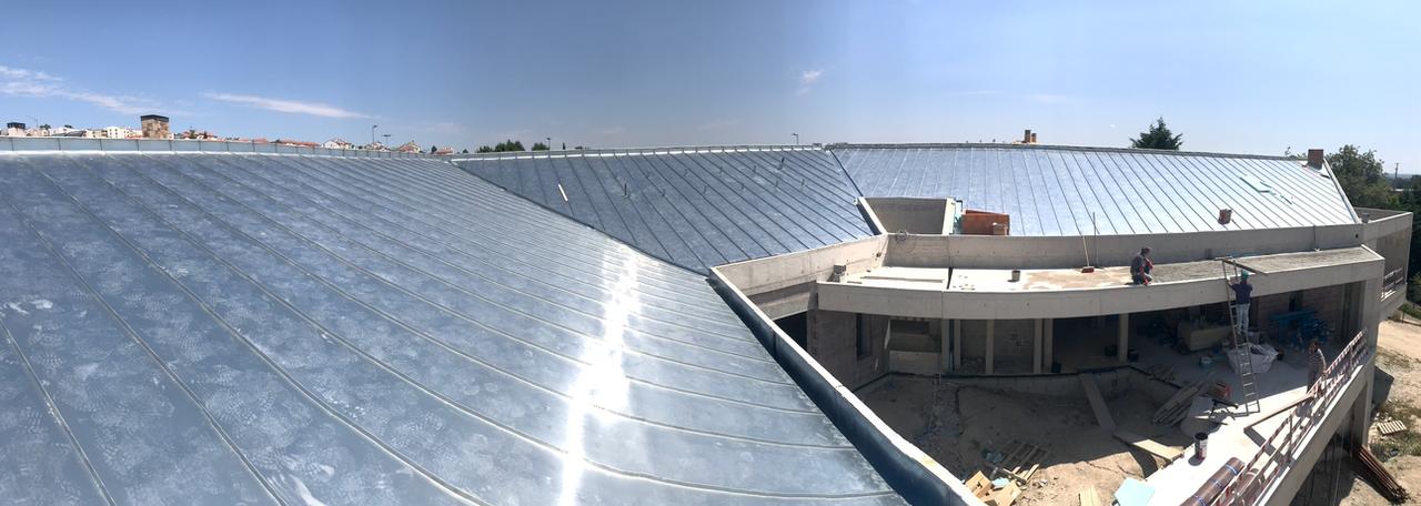 Cobertura em zinco para moradia moderna com garantia de 10 anos