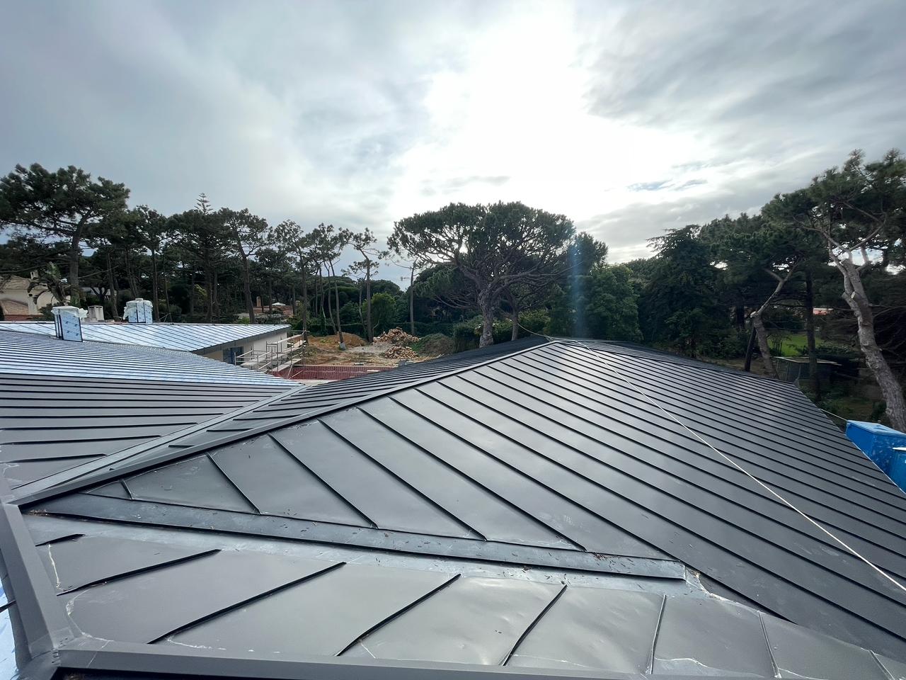 Sistema de retencao de neve em zinco