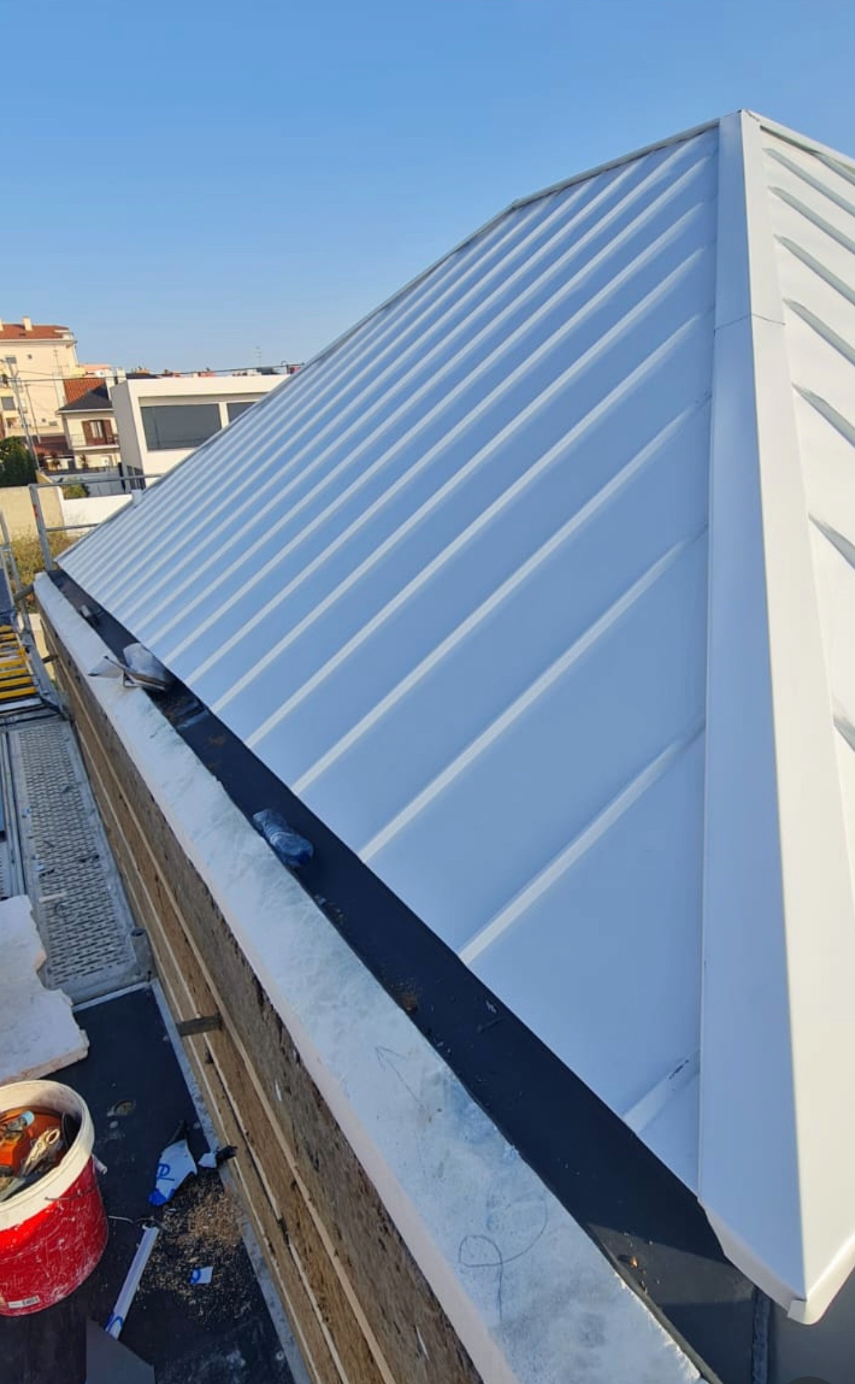 Fachada ventilada em zinco - projeto moderno